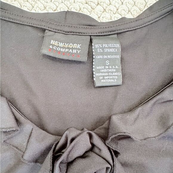 New York & Company Black Ruffled Tie Front Top - Picture 2 of 3